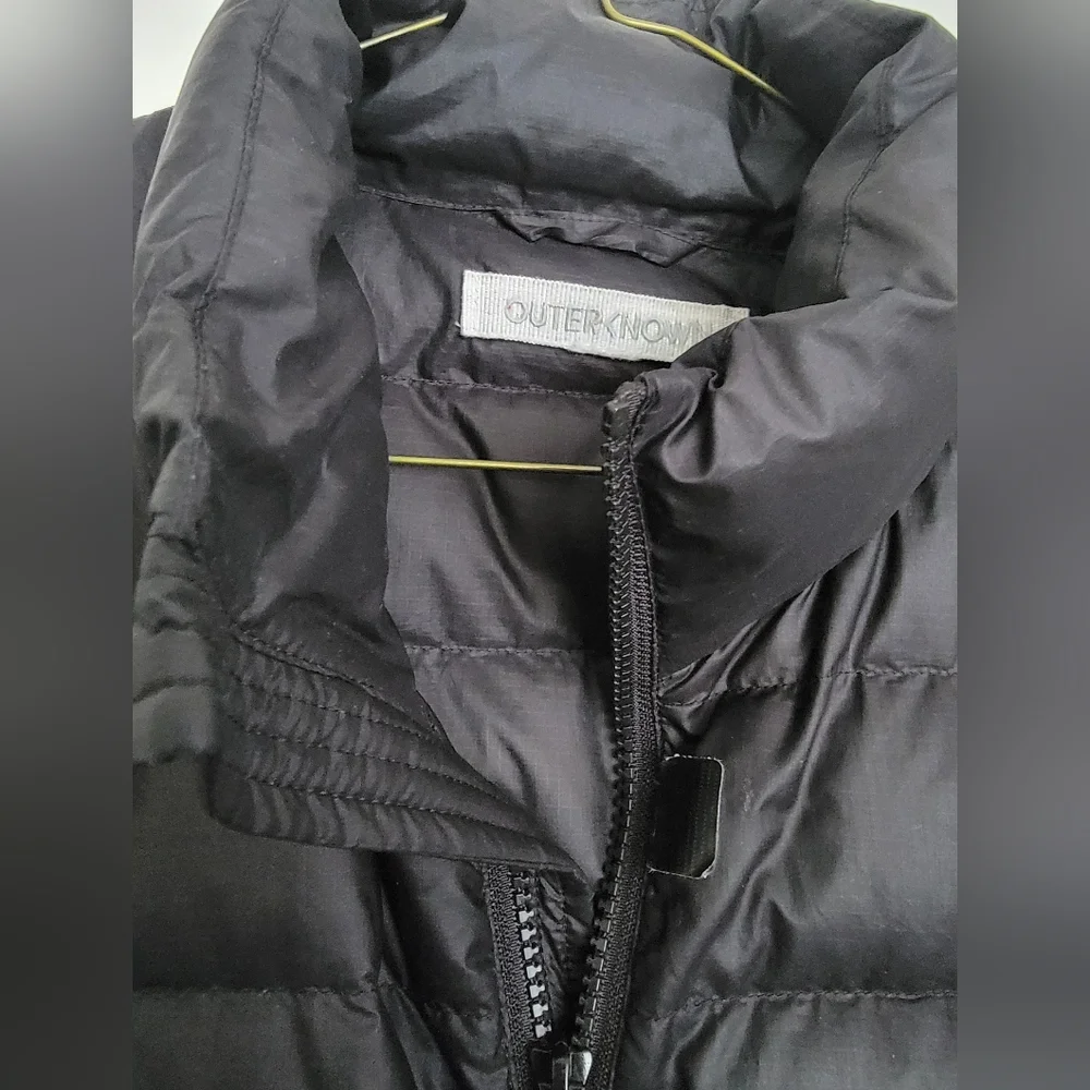 Mens Outerknown puffer vest. - Picture 3 of 5